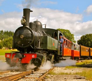 Voyage en Chemin de Fer Historique – Train Touristique Velay Express