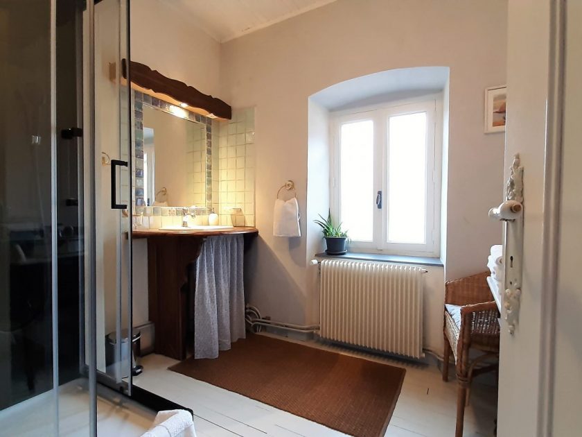 HEB_chambredhoteMaisonsouslesetoiles_chambre petite ourse_salle de bain